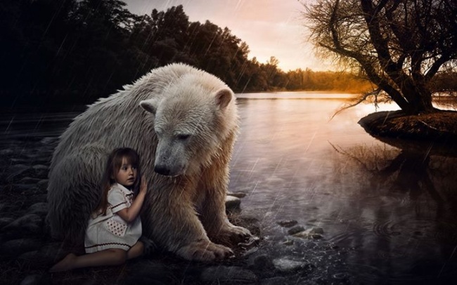 медведь и девочка