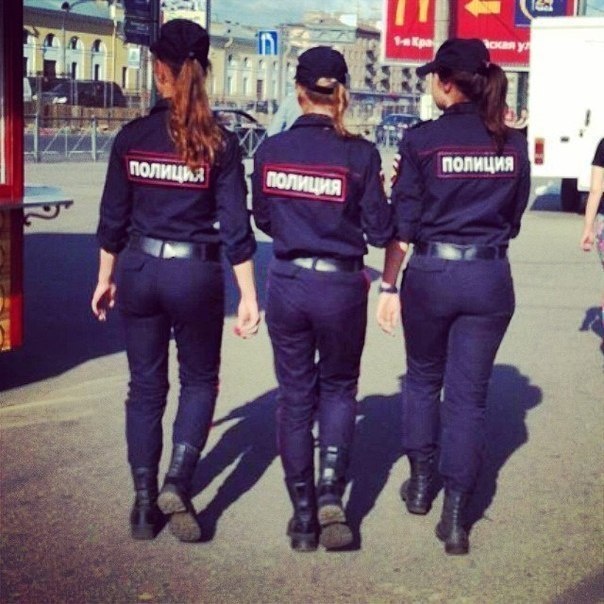 девушки в полиции