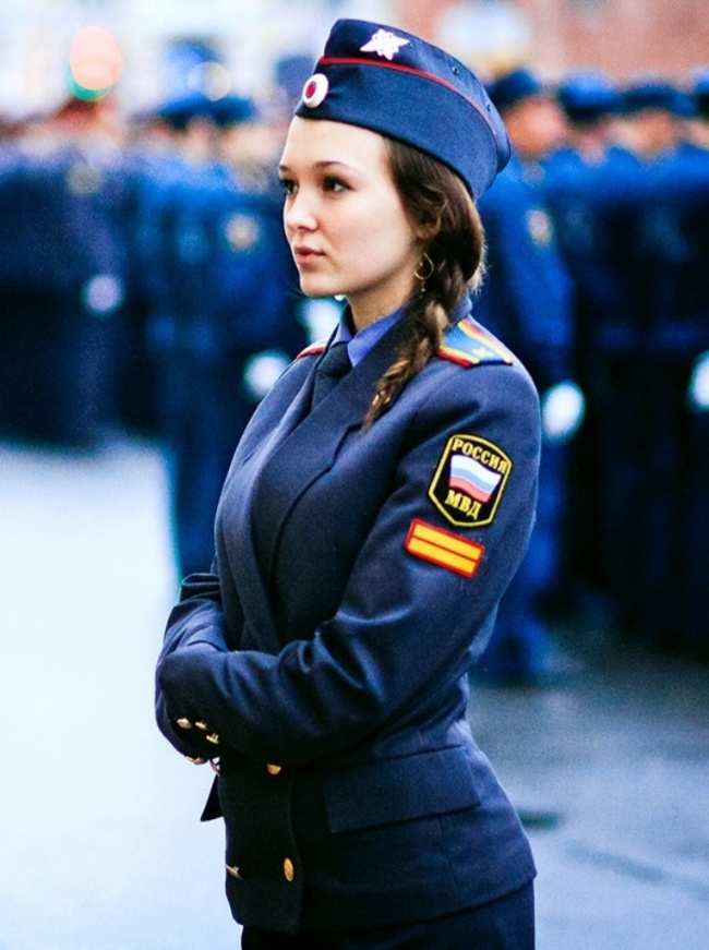 девушка полицейская