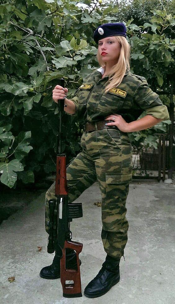 девушка с винтовкой