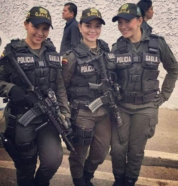 девушки полиция